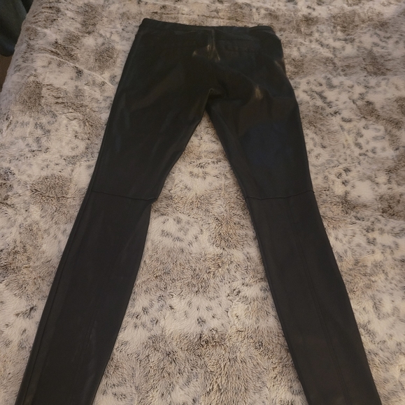 BLANK NYC faux (vegan) leather leggings, size 25 - Picture 3 of 3